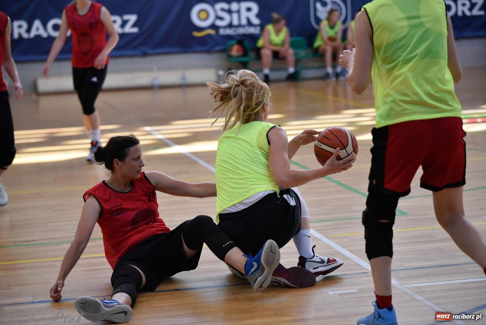 Zdjęcie w galerii na portalu naszraciborz.pl: Rywalizacja z miłości do dyscypliny. Liga Koszykówki Kobiet w Raciborzu [FOTO] wiadomości z regionu