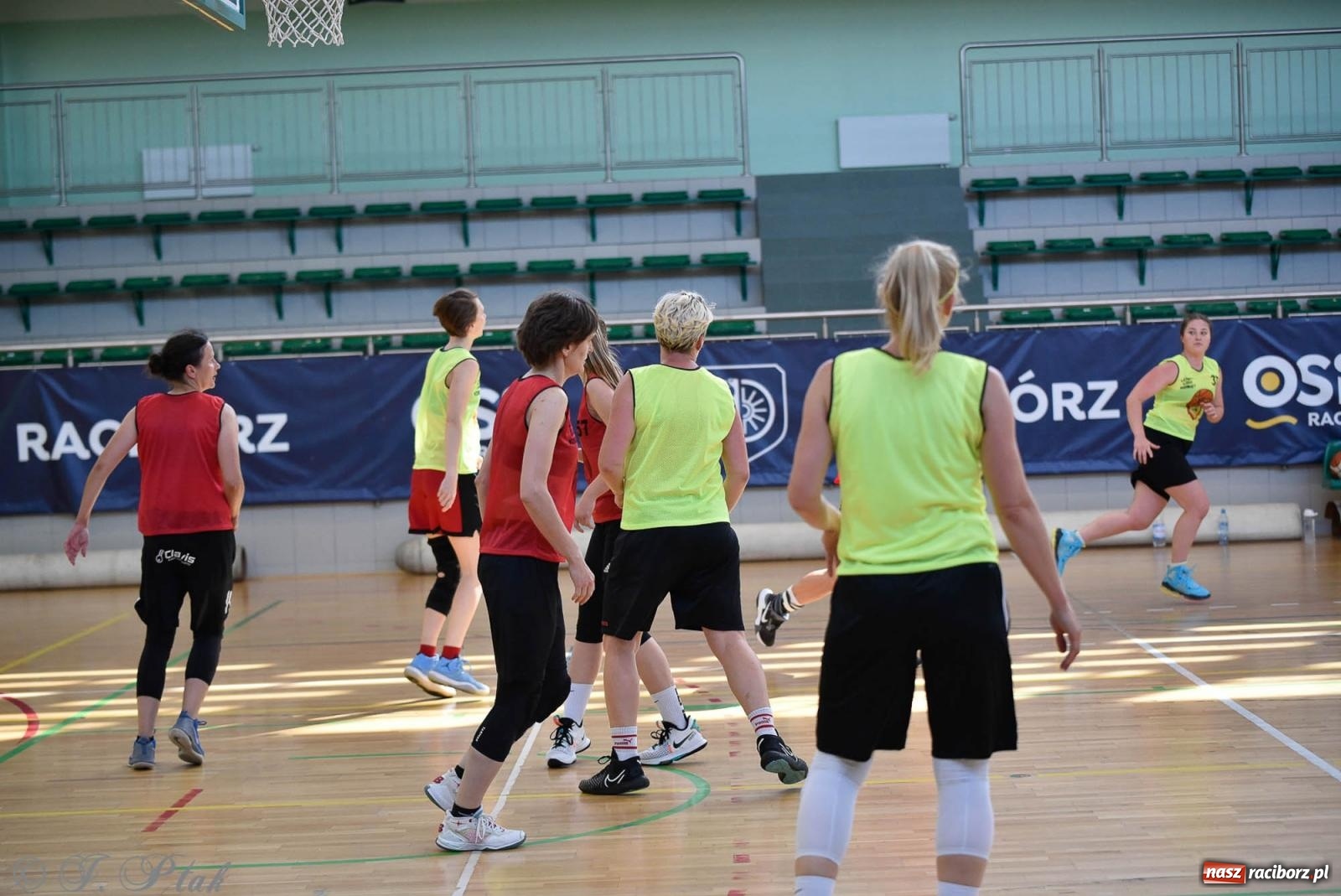 Zdjęcie w galerii na portalu naszraciborz.pl: Rywalizacja z miłości do dyscypliny. Liga Koszykówki Kobiet w Raciborzu [FOTO] wiadomości z regionu