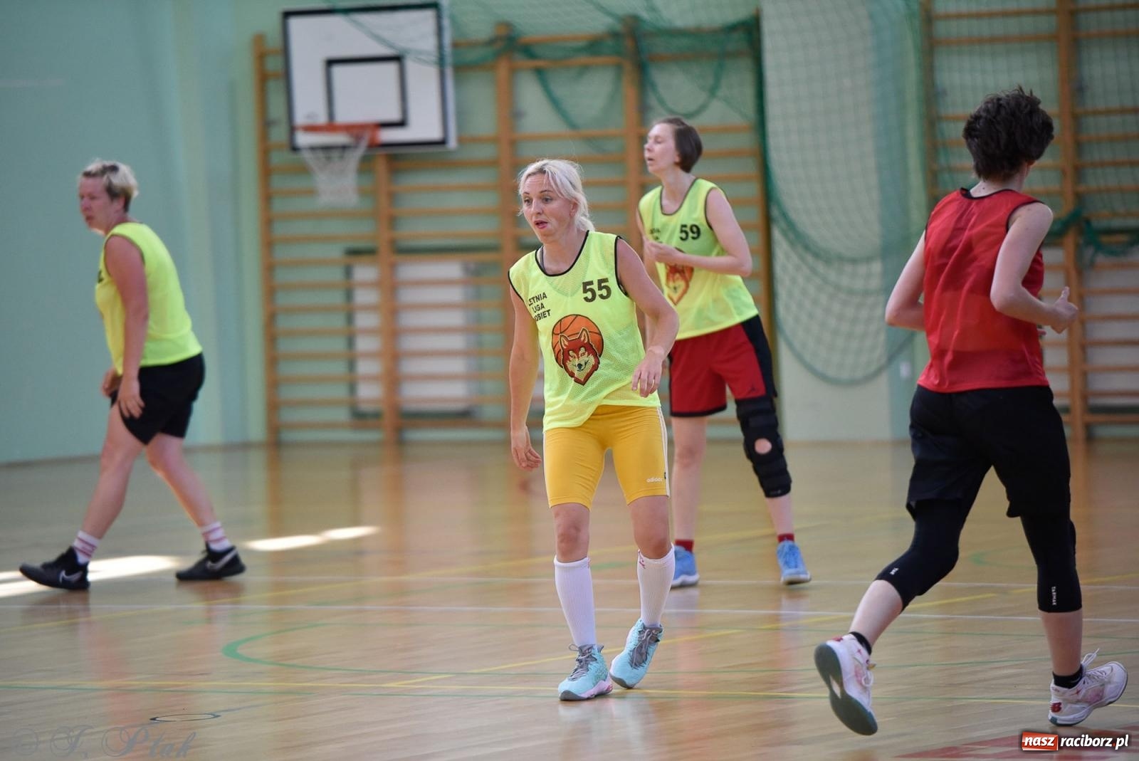 Zdjęcie w galerii na portalu naszraciborz.pl: Rywalizacja z miłości do dyscypliny. Liga Koszykówki Kobiet w Raciborzu [FOTO] wiadomości z regionu