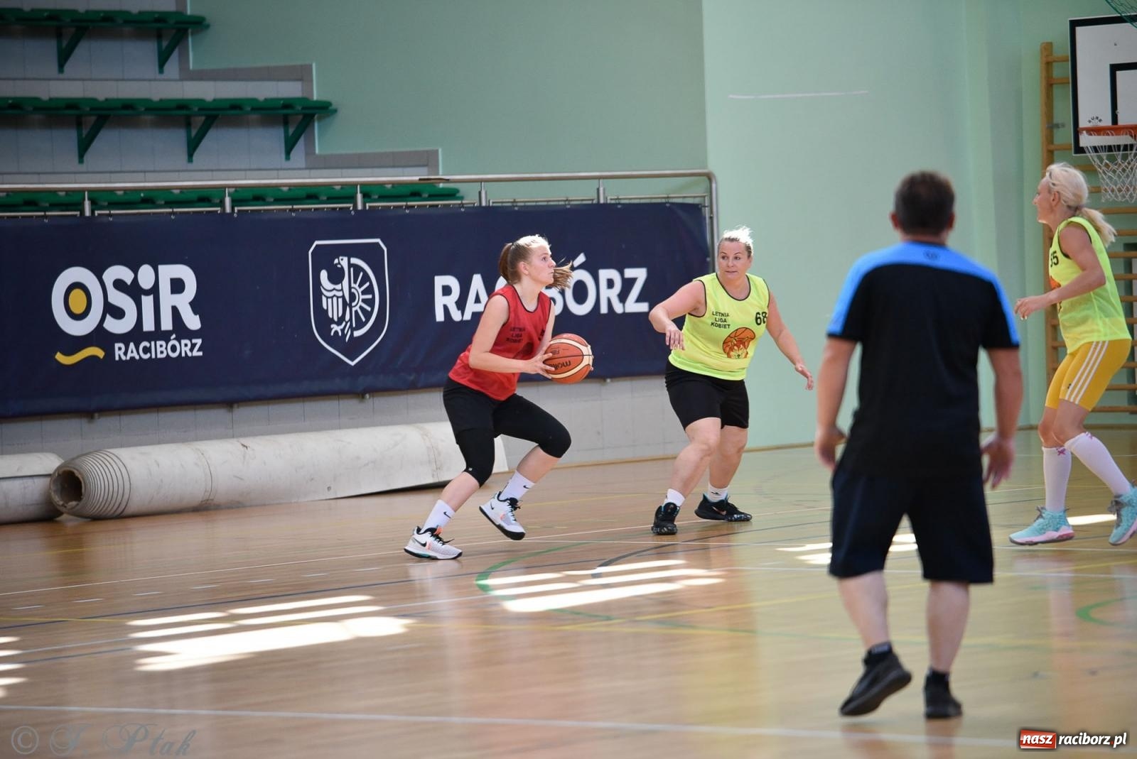 Zdjęcie w galerii na portalu naszraciborz.pl: Rywalizacja z miłości do dyscypliny. Liga Koszykówki Kobiet w Raciborzu [FOTO] wiadomości z regionu