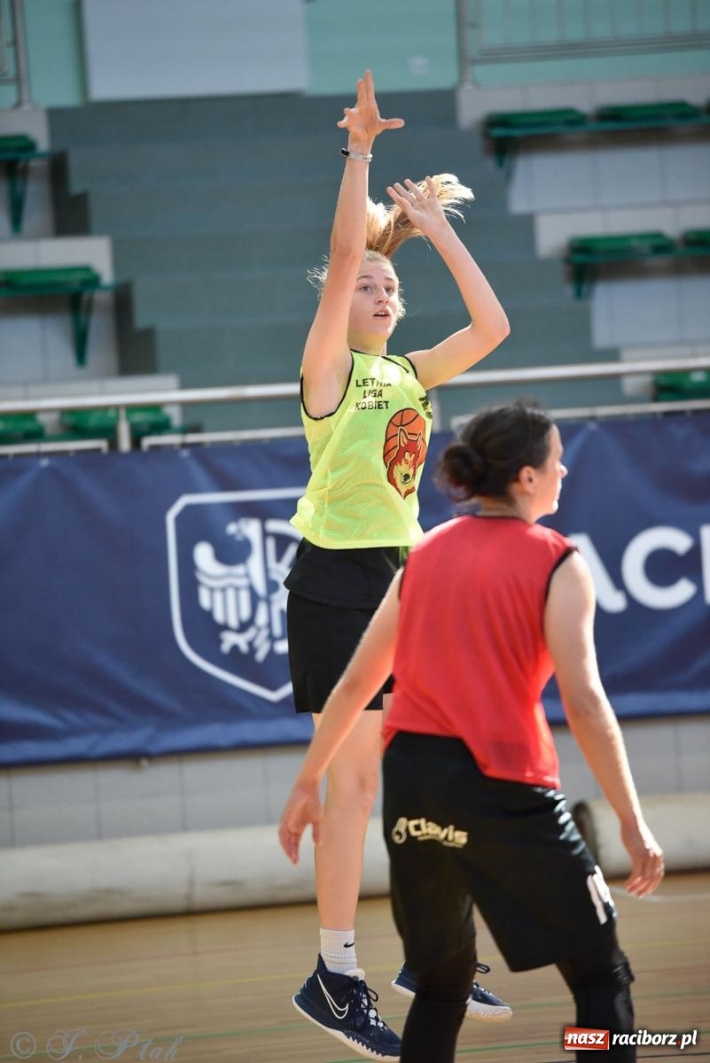 Zdjęcie w galerii na portalu naszraciborz.pl: Rywalizacja z miłości do dyscypliny. Liga Koszykówki Kobiet w Raciborzu [FOTO] wiadomości z regionu