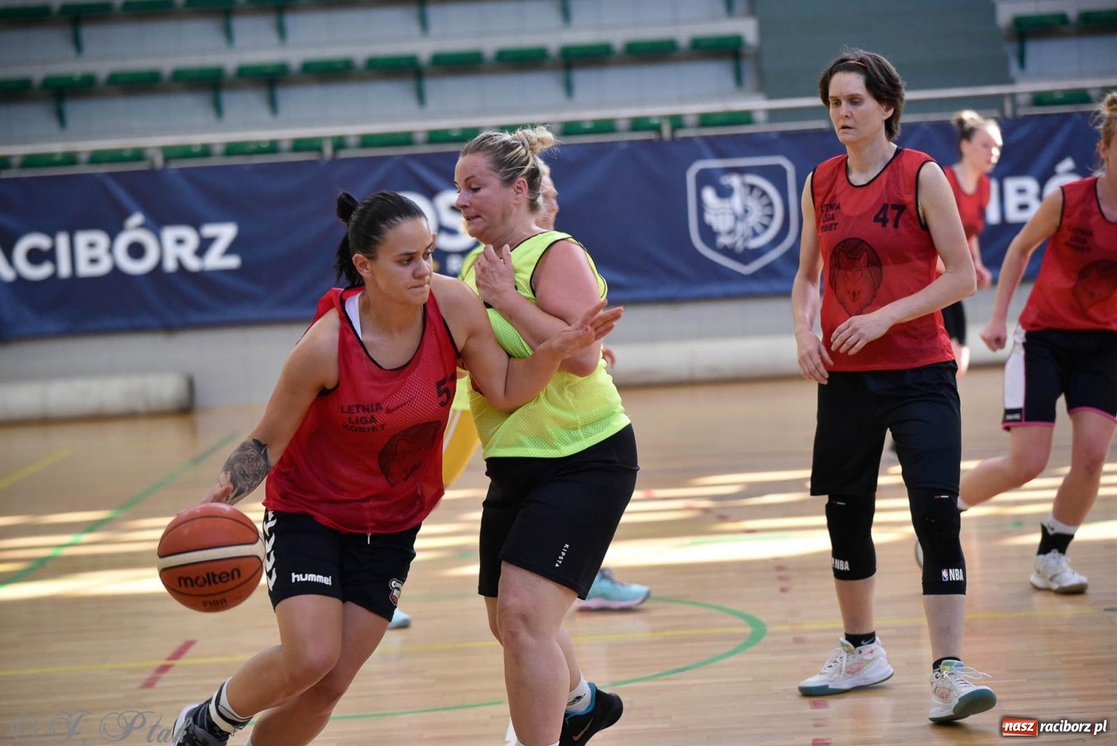 Zdjęcie w galerii na portalu naszraciborz.pl: Rywalizacja z miłości do dyscypliny. Liga Koszykówki Kobiet w Raciborzu [FOTO] wiadomości z regionu