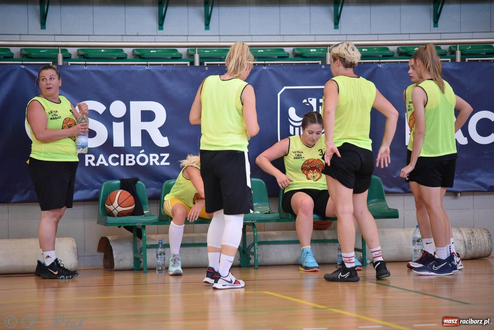 Zdjęcie w galerii na portalu naszraciborz.pl: Rywalizacja z miłości do dyscypliny. Liga Koszykówki Kobiet w Raciborzu [FOTO] wiadomości z regionu