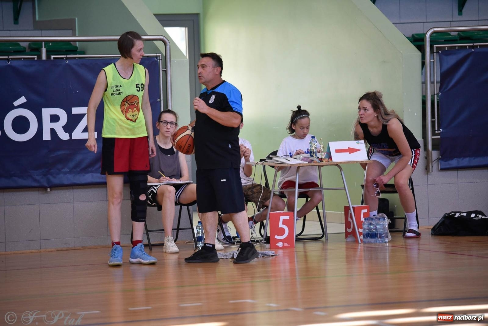 Zdjęcie w galerii na portalu naszraciborz.pl: Rywalizacja z miłości do dyscypliny. Liga Koszykówki Kobiet w Raciborzu [FOTO] wiadomości z regionu