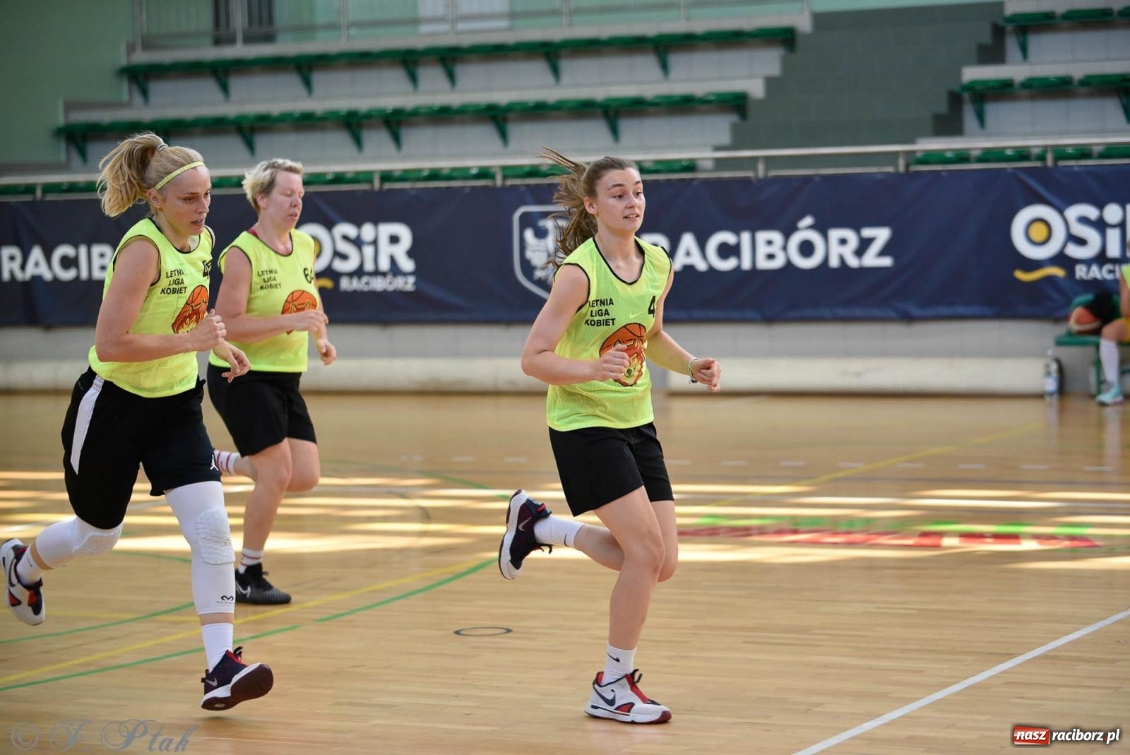 Zdjęcie w galerii na portalu naszraciborz.pl: Rywalizacja z miłości do dyscypliny. Liga Koszykówki Kobiet w Raciborzu [FOTO] wiadomości z regionu