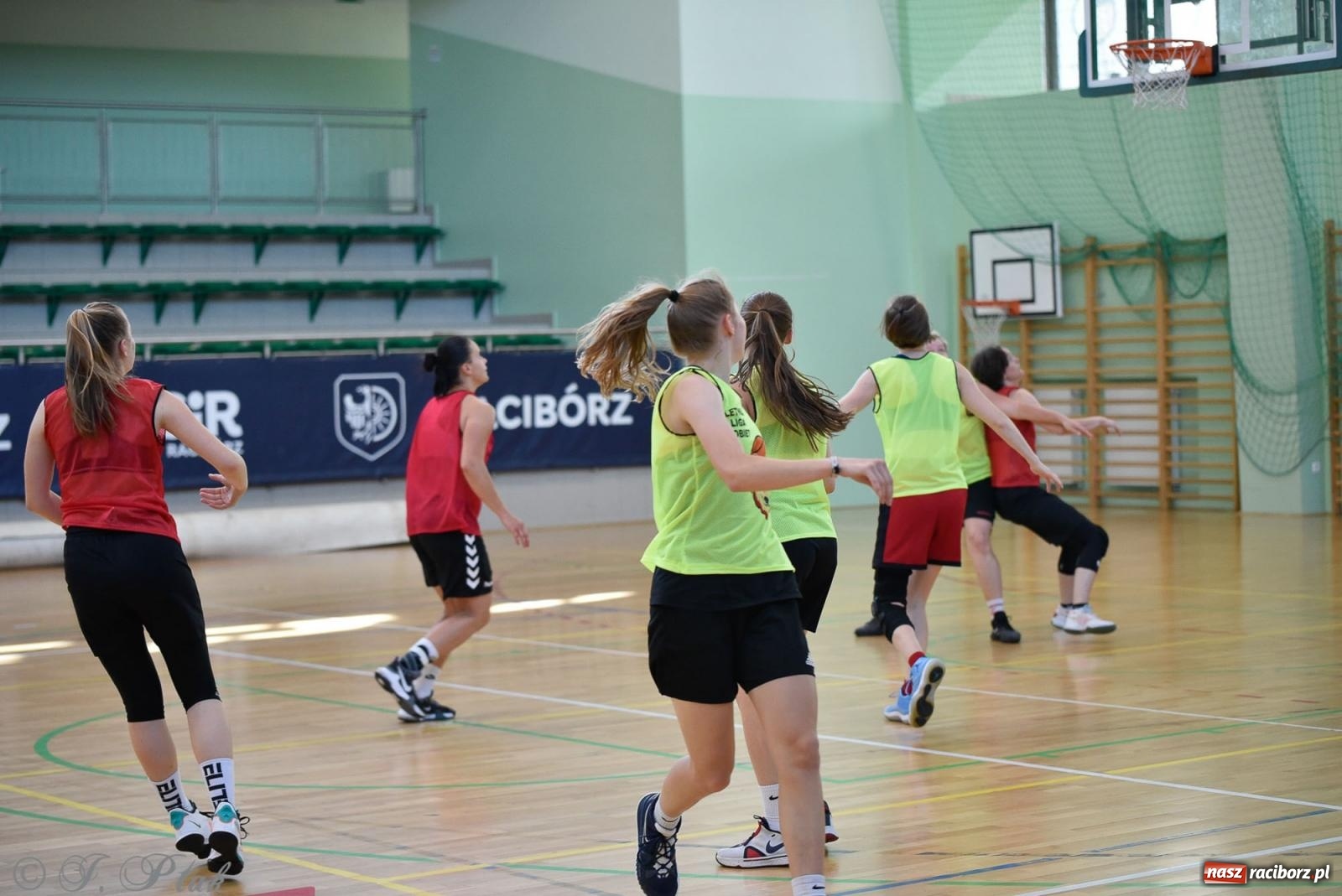 Zdjęcie w galerii na portalu naszraciborz.pl: Rywalizacja z miłości do dyscypliny. Liga Koszykówki Kobiet w Raciborzu [FOTO] wiadomości z regionu