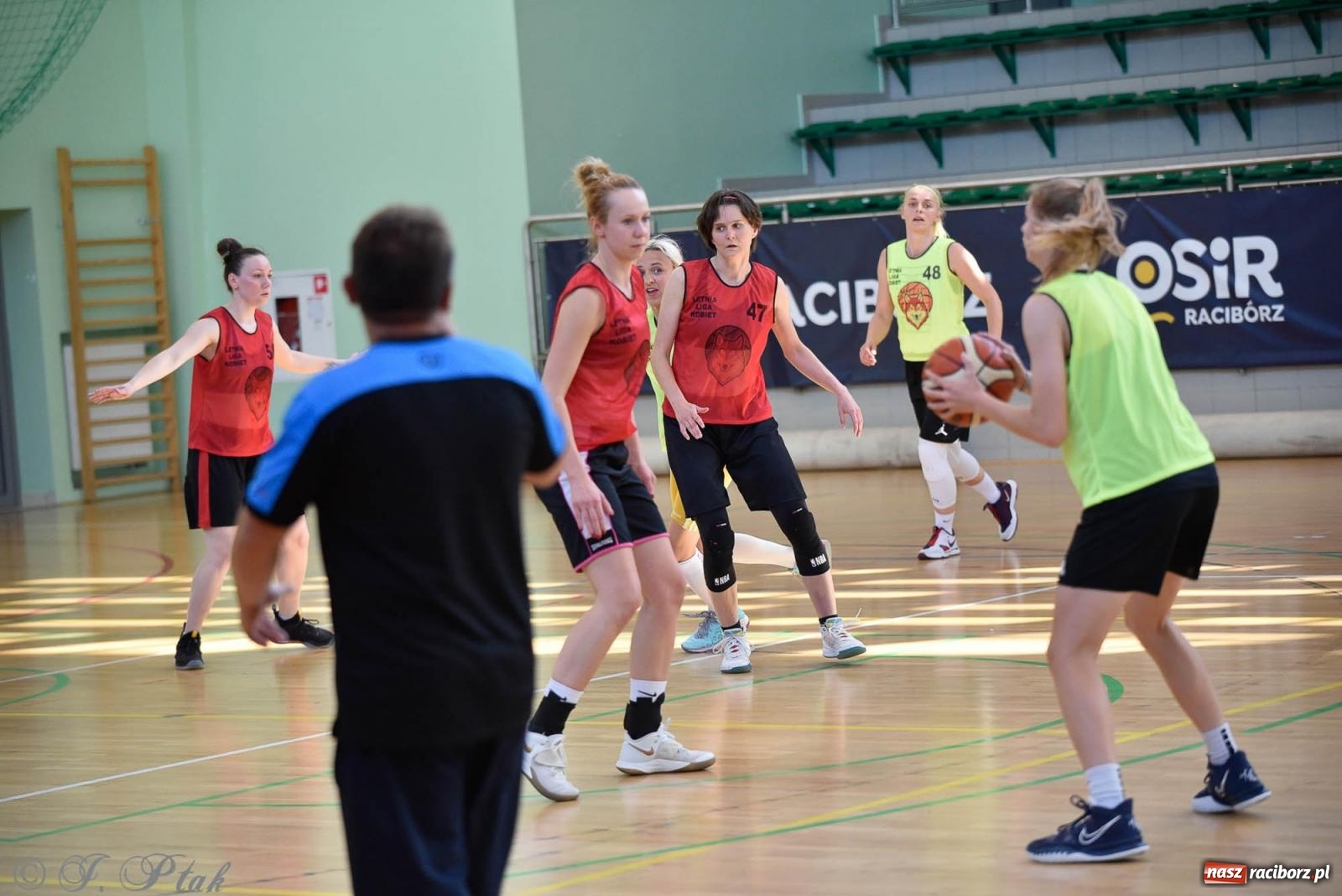 Zdjęcie w galerii na portalu naszraciborz.pl: Rywalizacja z miłości do dyscypliny. Liga Koszykówki Kobiet w Raciborzu [FOTO] wiadomości z regionu