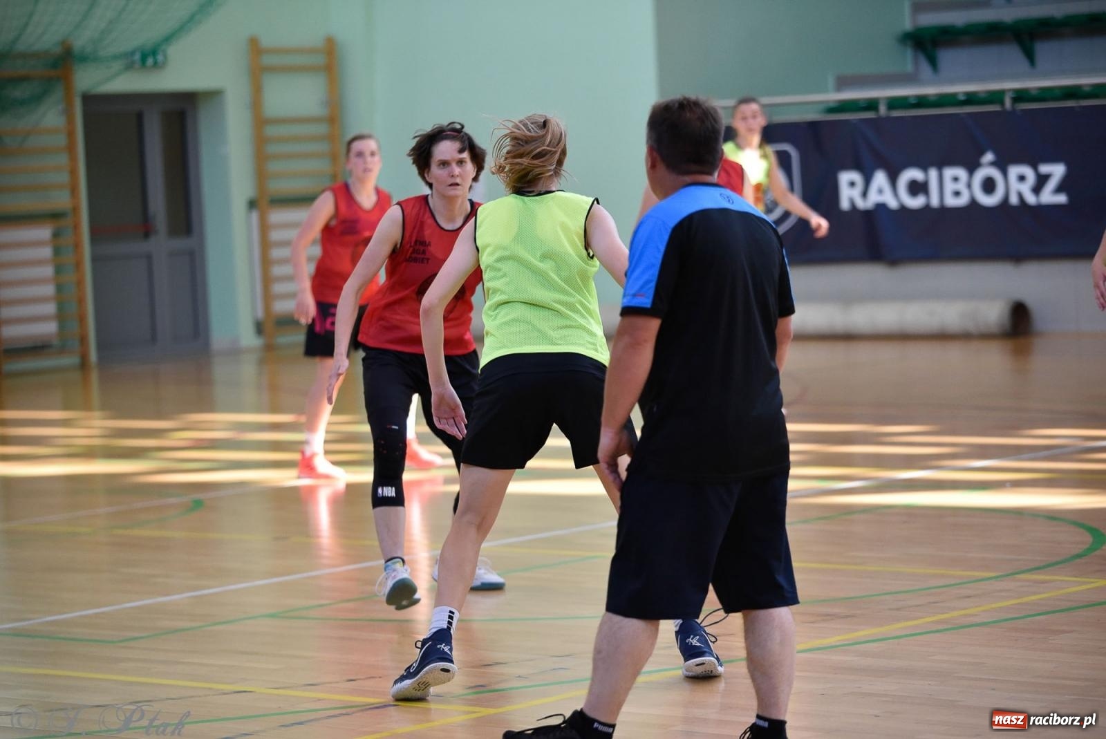 Zdjęcie w galerii na portalu naszraciborz.pl: Rywalizacja z miłości do dyscypliny. Liga Koszykówki Kobiet w Raciborzu [FOTO] wiadomości z regionu