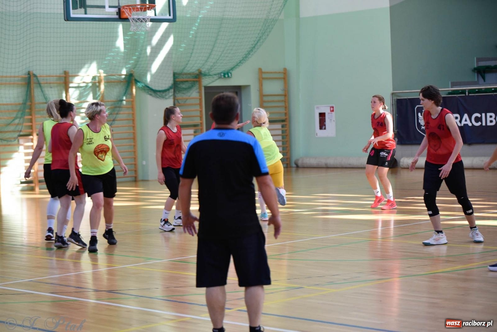 Zdjęcie w galerii na portalu naszraciborz.pl: Rywalizacja z miłości do dyscypliny. Liga Koszykówki Kobiet w Raciborzu [FOTO] wiadomości z regionu