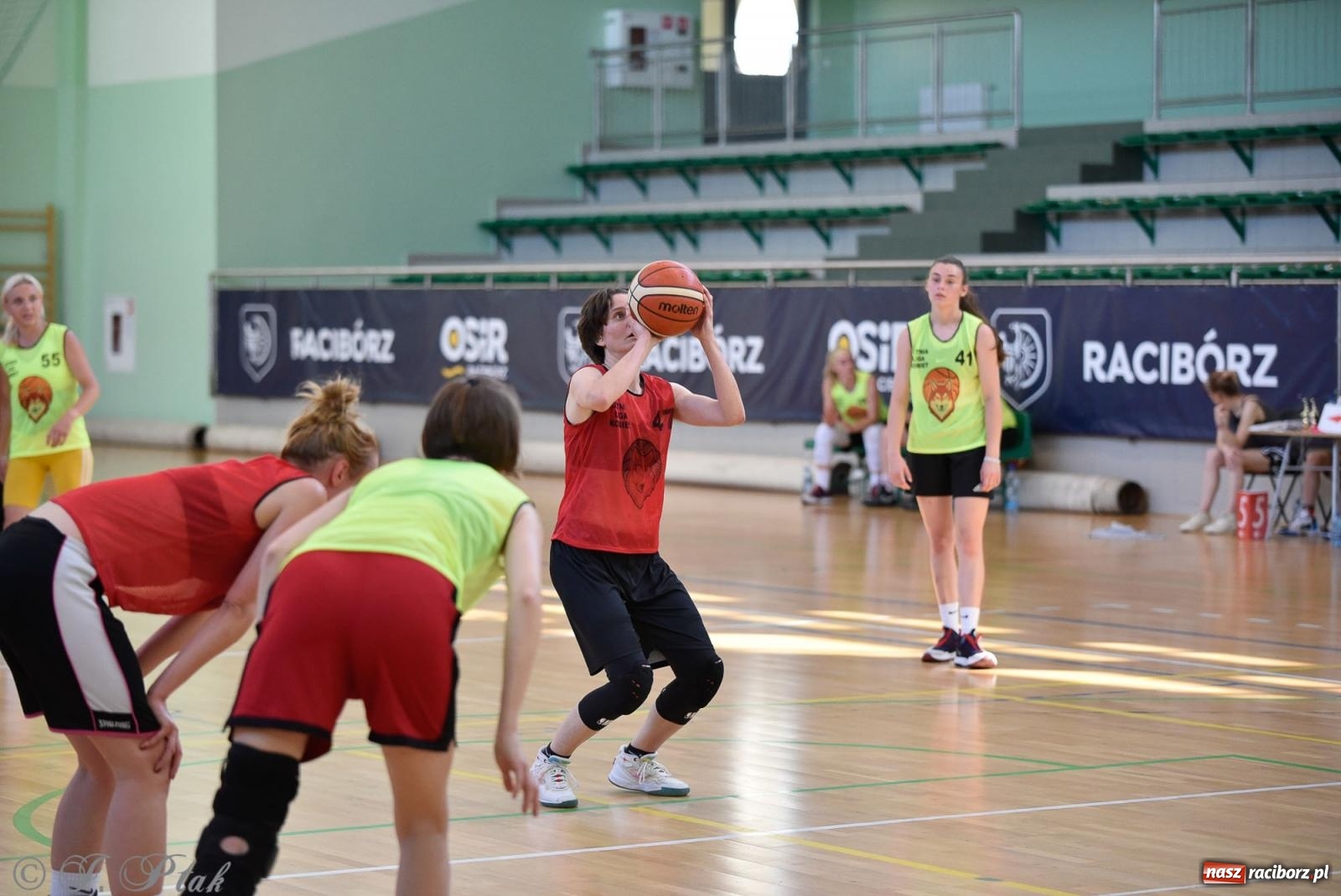 Zdjęcie w galerii na portalu naszraciborz.pl: Rywalizacja z miłości do dyscypliny. Liga Koszykówki Kobiet w Raciborzu [FOTO] wiadomości z regionu