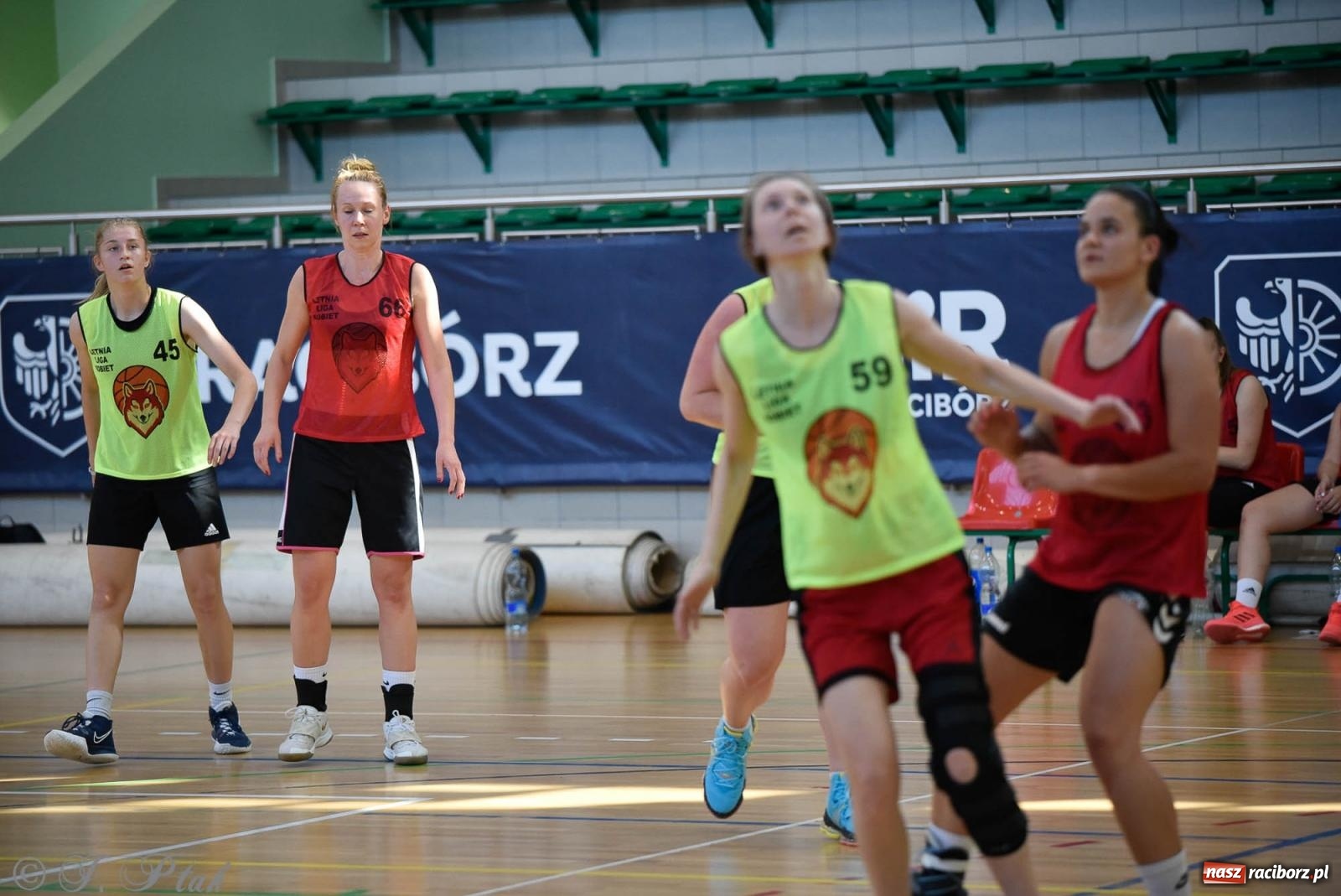 Zdjęcie w galerii na portalu naszraciborz.pl: Rywalizacja z miłości do dyscypliny. Liga Koszykówki Kobiet w Raciborzu [FOTO] wiadomości z regionu