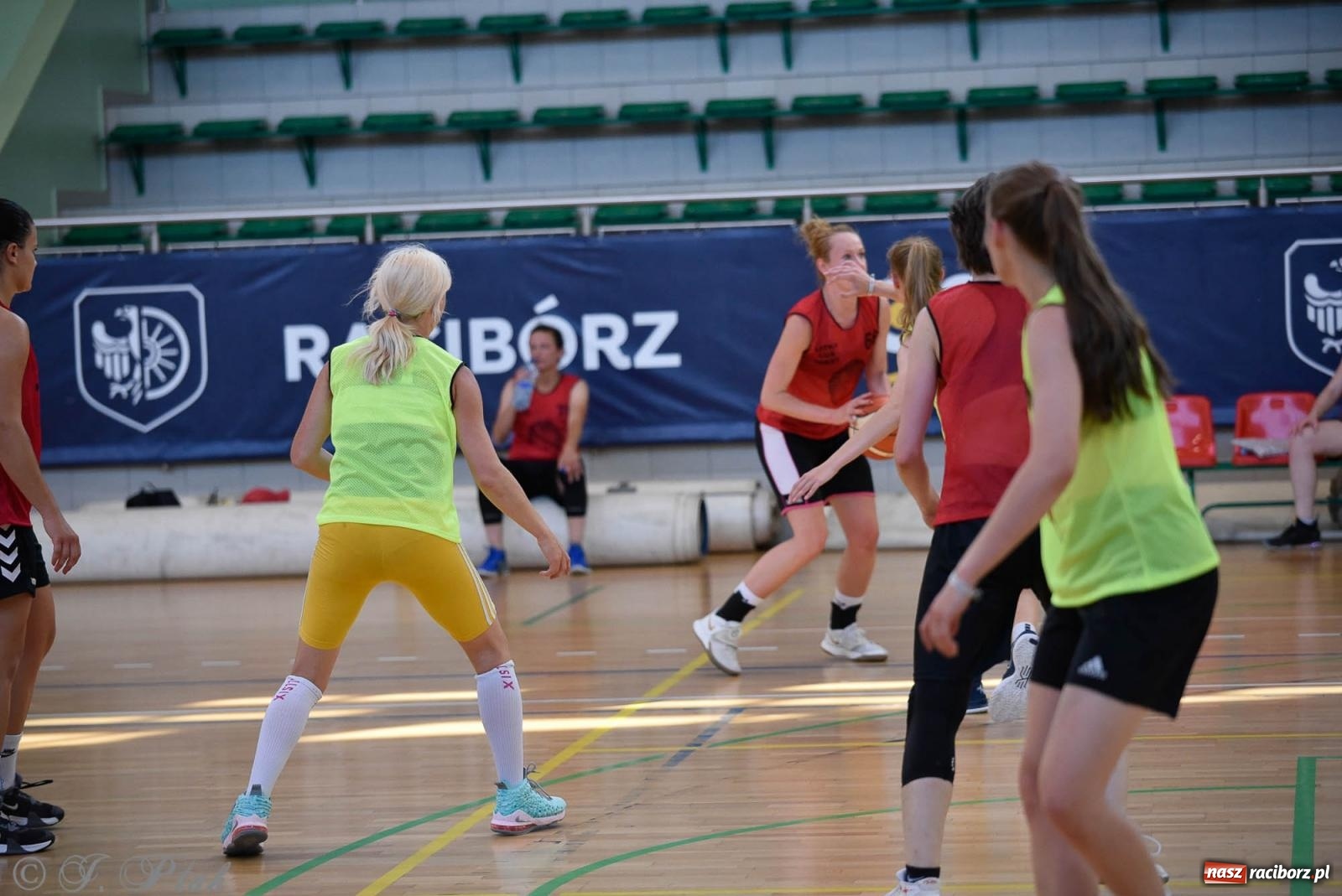 Zdjęcie w galerii na portalu naszraciborz.pl: Rywalizacja z miłości do dyscypliny. Liga Koszykówki Kobiet w Raciborzu [FOTO] wiadomości z regionu