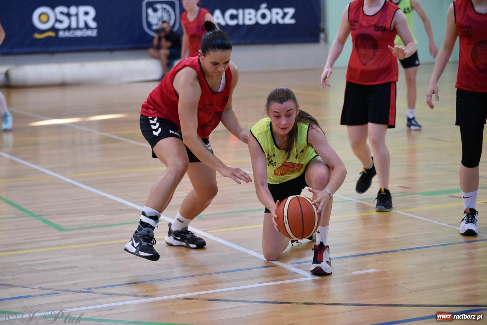 Zdjęcie w galerii na portalu naszraciborz.pl: Rywalizacja z miłości do dyscypliny. Liga Koszykówki Kobiet w Raciborzu [FOTO] wiadomości z regionu