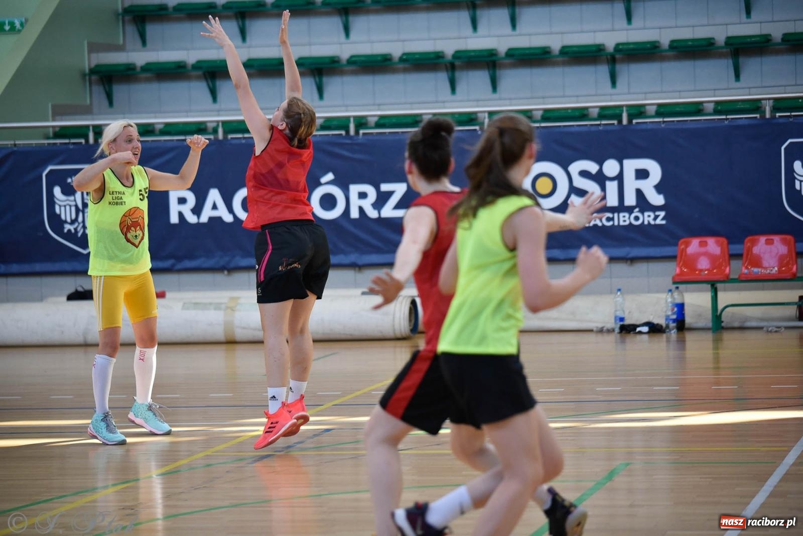 Zdjęcie w galerii na portalu naszraciborz.pl: Rywalizacja z miłości do dyscypliny. Liga Koszykówki Kobiet w Raciborzu [FOTO] wiadomości z regionu