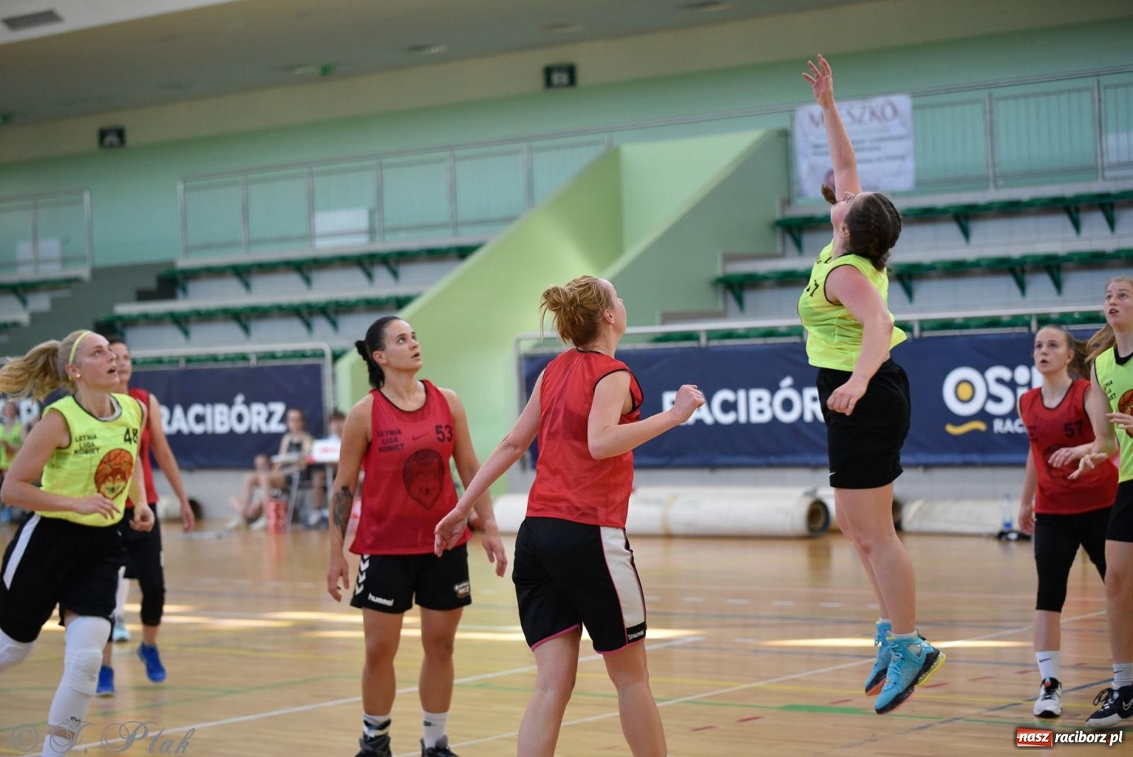 Zdjęcie w galerii na portalu naszraciborz.pl: Rywalizacja z miłości do dyscypliny. Liga Koszykówki Kobiet w Raciborzu [FOTO] wiadomości z regionu