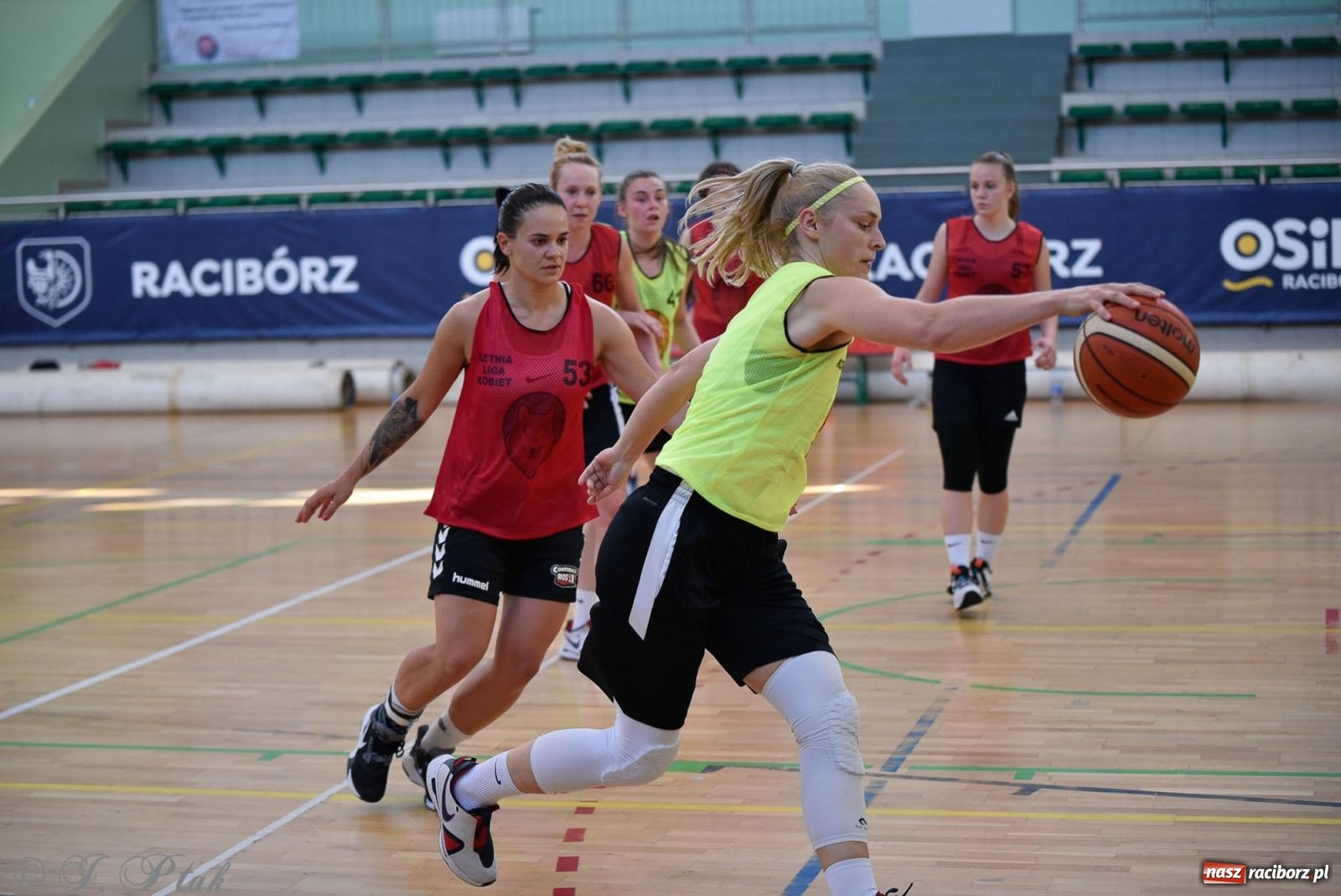 Zdjęcie w galerii na portalu naszraciborz.pl: Rywalizacja z miłości do dyscypliny. Liga Koszykówki Kobiet w Raciborzu [FOTO] wiadomości z regionu