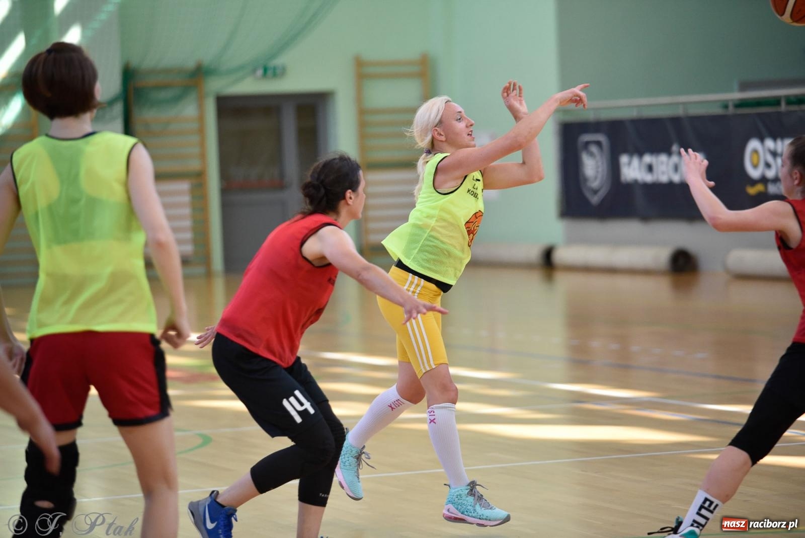 Zdjęcie w galerii na portalu naszraciborz.pl: Rywalizacja z miłości do dyscypliny. Liga Koszykówki Kobiet w Raciborzu [FOTO] wiadomości z regionu