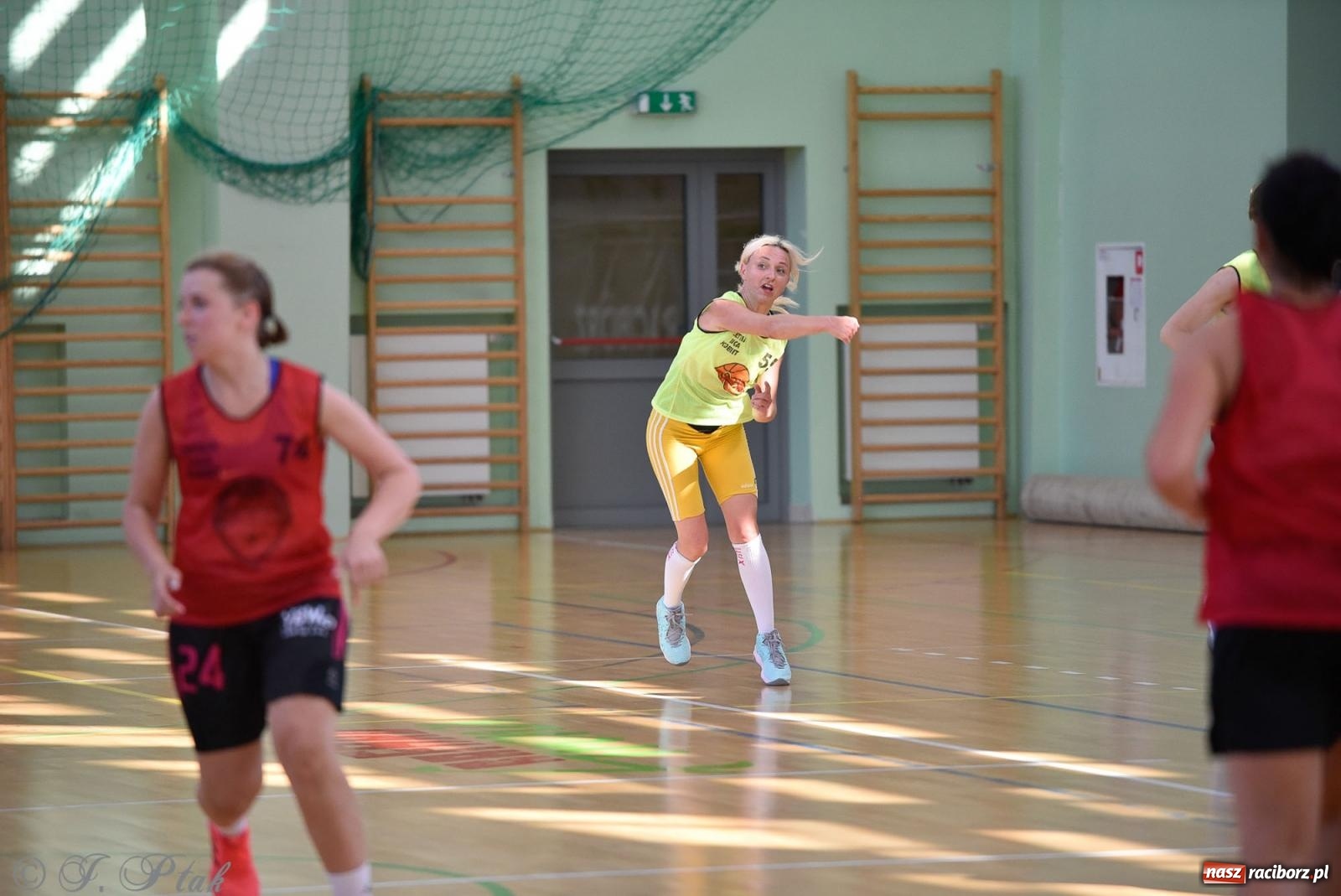 Zdjęcie w galerii na portalu naszraciborz.pl: Rywalizacja z miłości do dyscypliny. Liga Koszykówki Kobiet w Raciborzu [FOTO] wiadomości z regionu