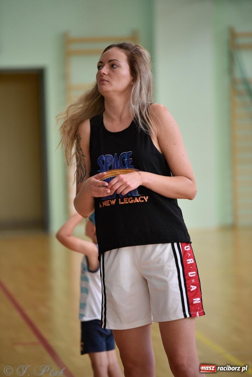 Zdjęcie w galerii na portalu naszraciborz.pl: Rywalizacja z miłości do dyscypliny. Liga Koszykówki Kobiet w Raciborzu [FOTO] wiadomości z regionu