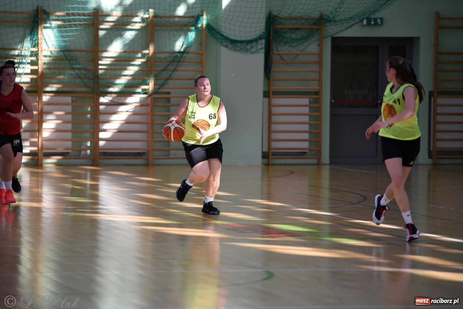 Zdjęcie w galerii na portalu naszraciborz.pl: Rywalizacja z miłości do dyscypliny. Liga Koszykówki Kobiet w Raciborzu [FOTO] wiadomości z regionu