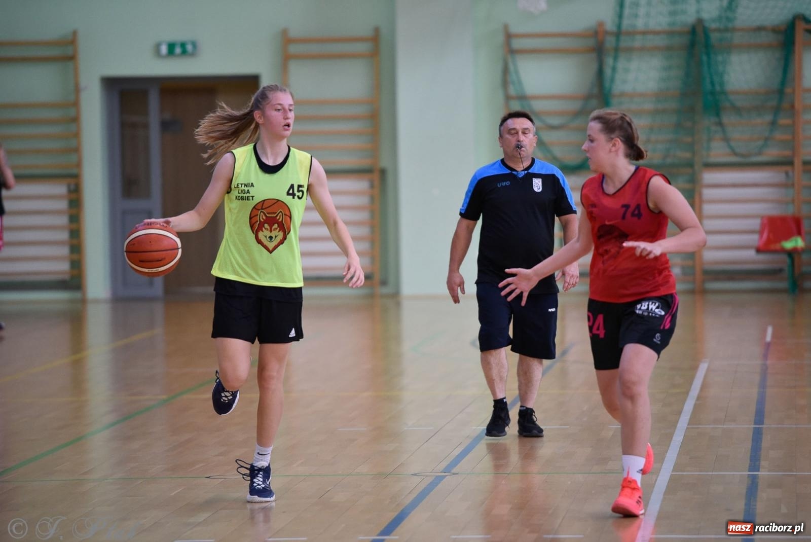 Zdjęcie w galerii na portalu naszraciborz.pl: Rywalizacja z miłości do dyscypliny. Liga Koszykówki Kobiet w Raciborzu [FOTO] wiadomości z regionu