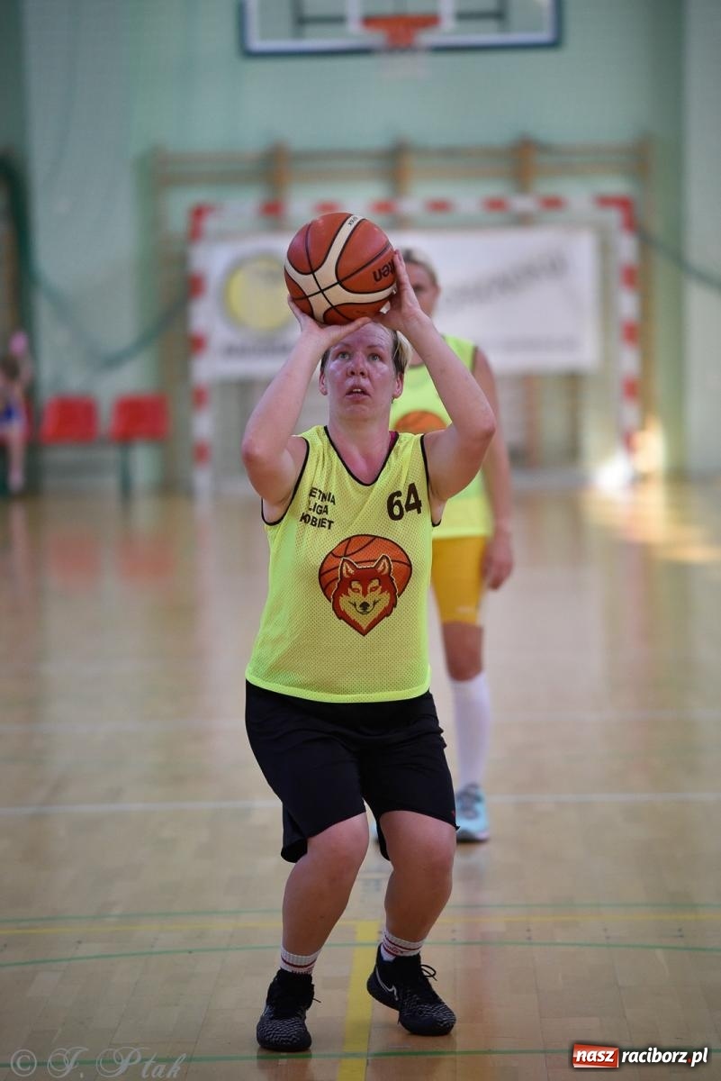 Zdjęcie w galerii na portalu naszraciborz.pl: Rywalizacja z miłości do dyscypliny. Liga Koszykówki Kobiet w Raciborzu [FOTO] wiadomości z regionu