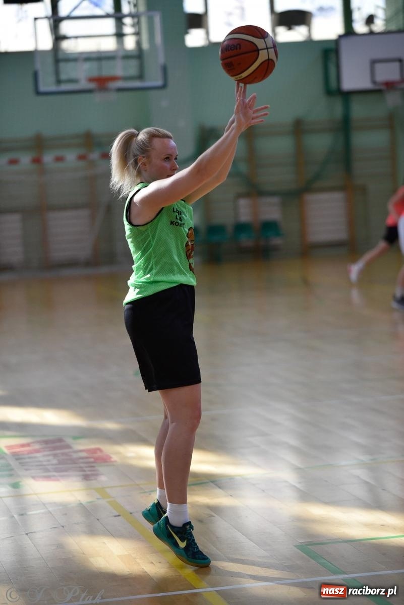 Zdjęcie w galerii na portalu naszraciborz.pl: Rywalizacja z miłości do dyscypliny. Liga Koszykówki Kobiet w Raciborzu [FOTO] wiadomości z regionu