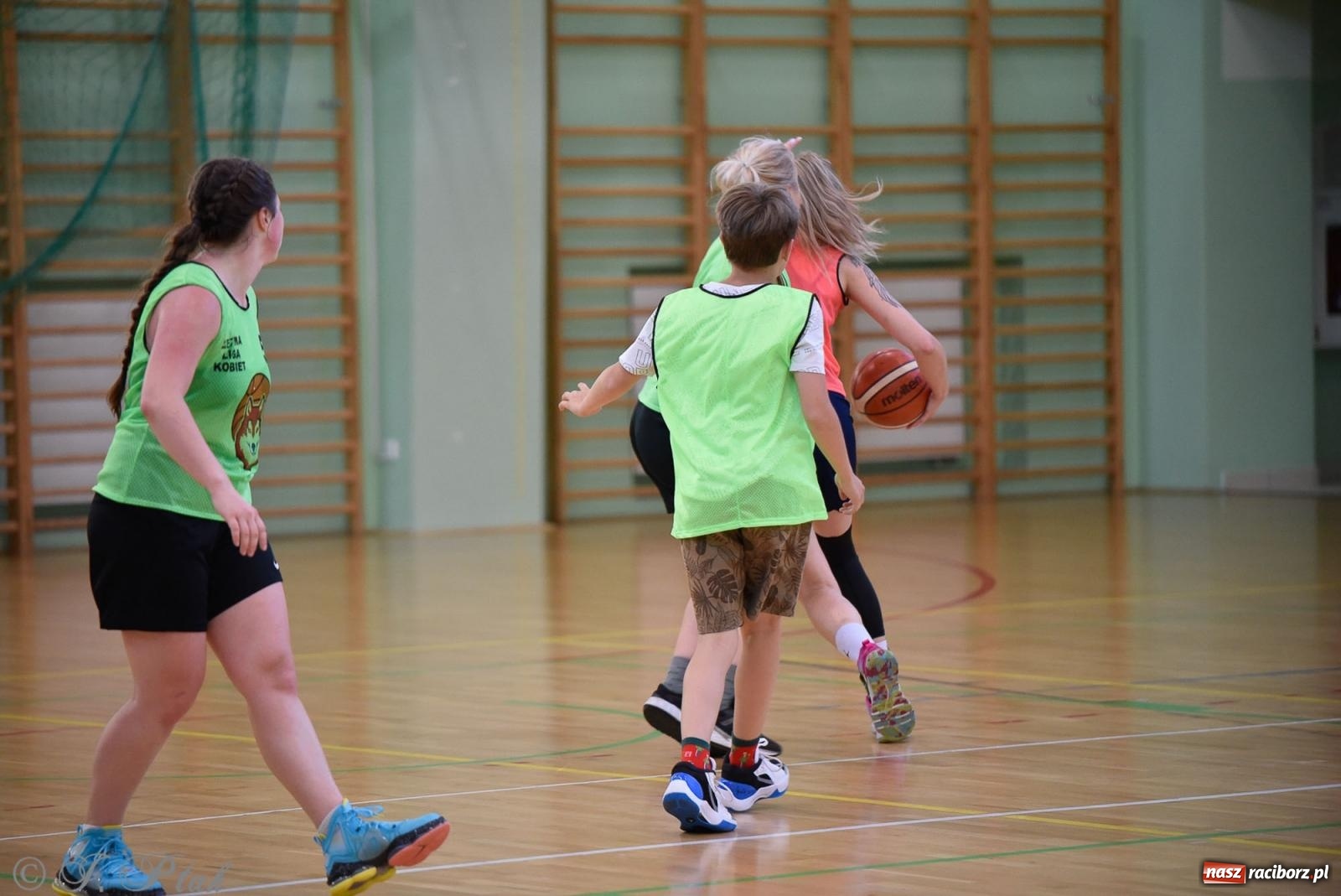 Zdjęcie w galerii na portalu naszraciborz.pl: Rywalizacja z miłości do dyscypliny. Liga Koszykówki Kobiet w Raciborzu [FOTO] wiadomości z regionu