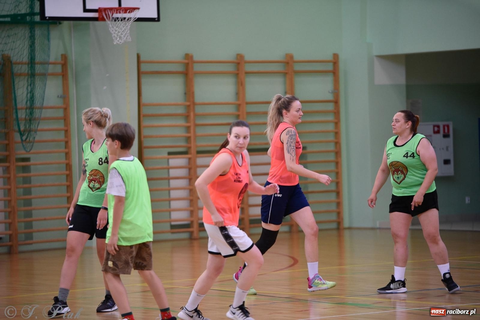 Zdjęcie w galerii na portalu naszraciborz.pl: Rywalizacja z miłości do dyscypliny. Liga Koszykówki Kobiet w Raciborzu [FOTO] wiadomości z regionu