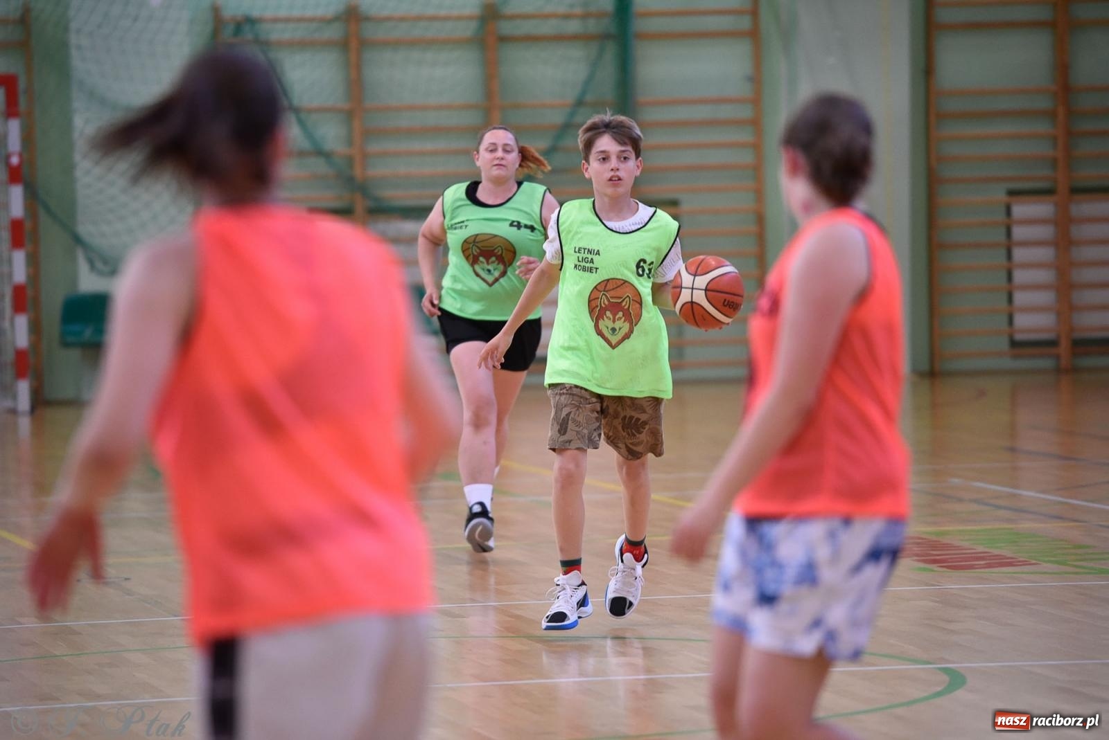 Zdjęcie w galerii na portalu naszraciborz.pl: Rywalizacja z miłości do dyscypliny. Liga Koszykówki Kobiet w Raciborzu [FOTO] wiadomości z regionu