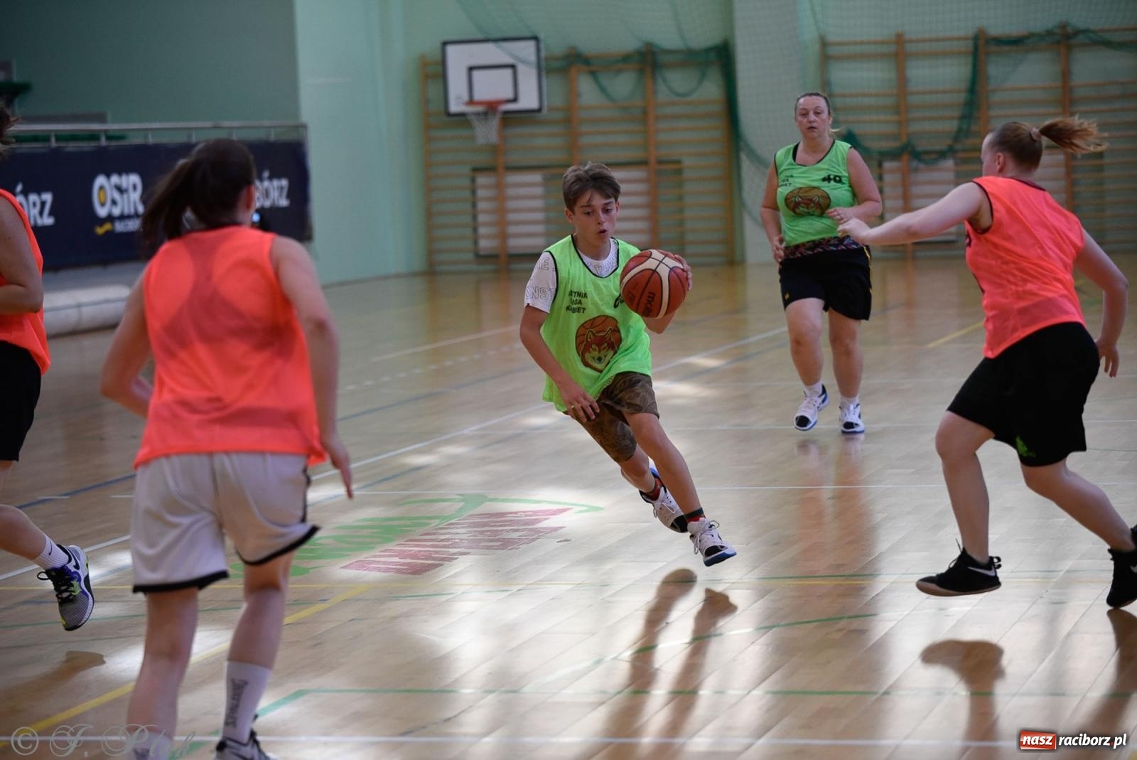 Zdjęcie w galerii na portalu naszraciborz.pl: Rywalizacja z miłości do dyscypliny. Liga Koszykówki Kobiet w Raciborzu [FOTO] wiadomości z regionu