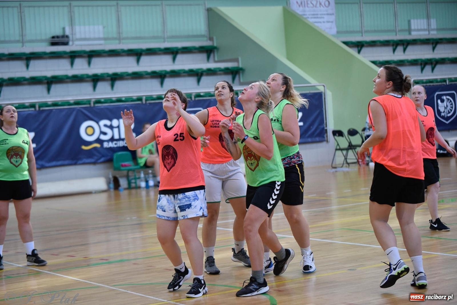Zdjęcie w galerii na portalu naszraciborz.pl: Rywalizacja z miłości do dyscypliny. Liga Koszykówki Kobiet w Raciborzu [FOTO] wiadomości z regionu