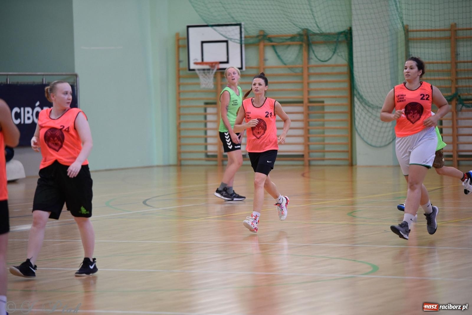 Zdjęcie w galerii na portalu naszraciborz.pl: Rywalizacja z miłości do dyscypliny. Liga Koszykówki Kobiet w Raciborzu [FOTO] wiadomości z regionu