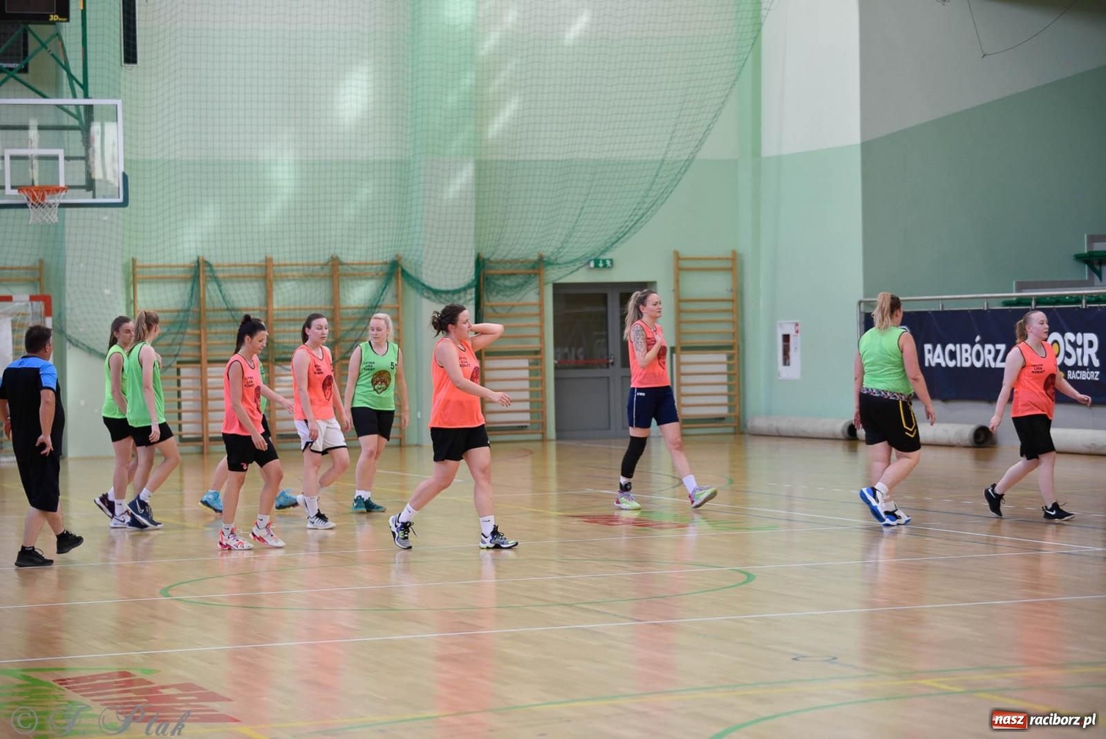 Zdjęcie w galerii na portalu naszraciborz.pl: Rywalizacja z miłości do dyscypliny. Liga Koszykówki Kobiet w Raciborzu [FOTO] wiadomości z regionu