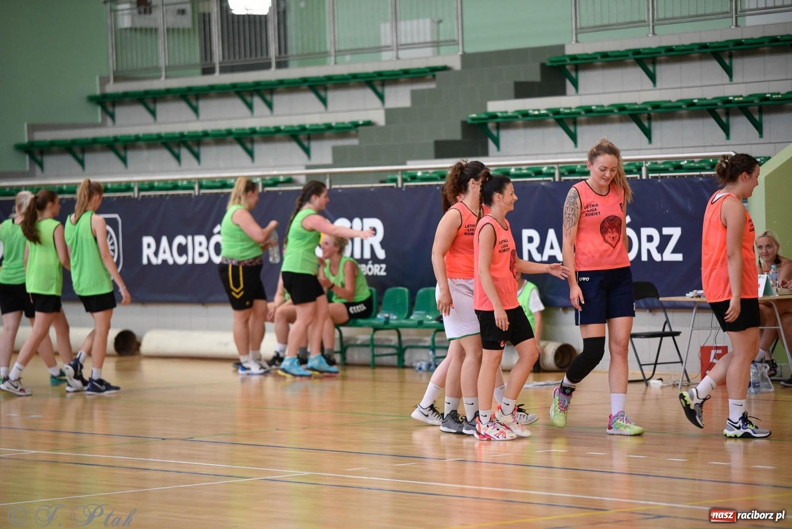 Zdjęcie w galerii na portalu naszraciborz.pl: Rywalizacja z miłości do dyscypliny. Liga Koszykówki Kobiet w Raciborzu [FOTO] wiadomości z regionu