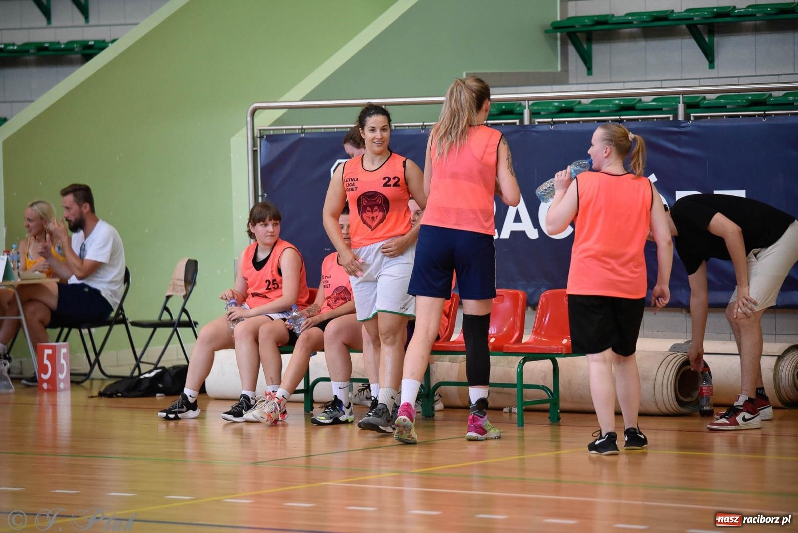 Zdjęcie w galerii na portalu naszraciborz.pl: Rywalizacja z miłości do dyscypliny. Liga Koszykówki Kobiet w Raciborzu [FOTO] wiadomości z regionu