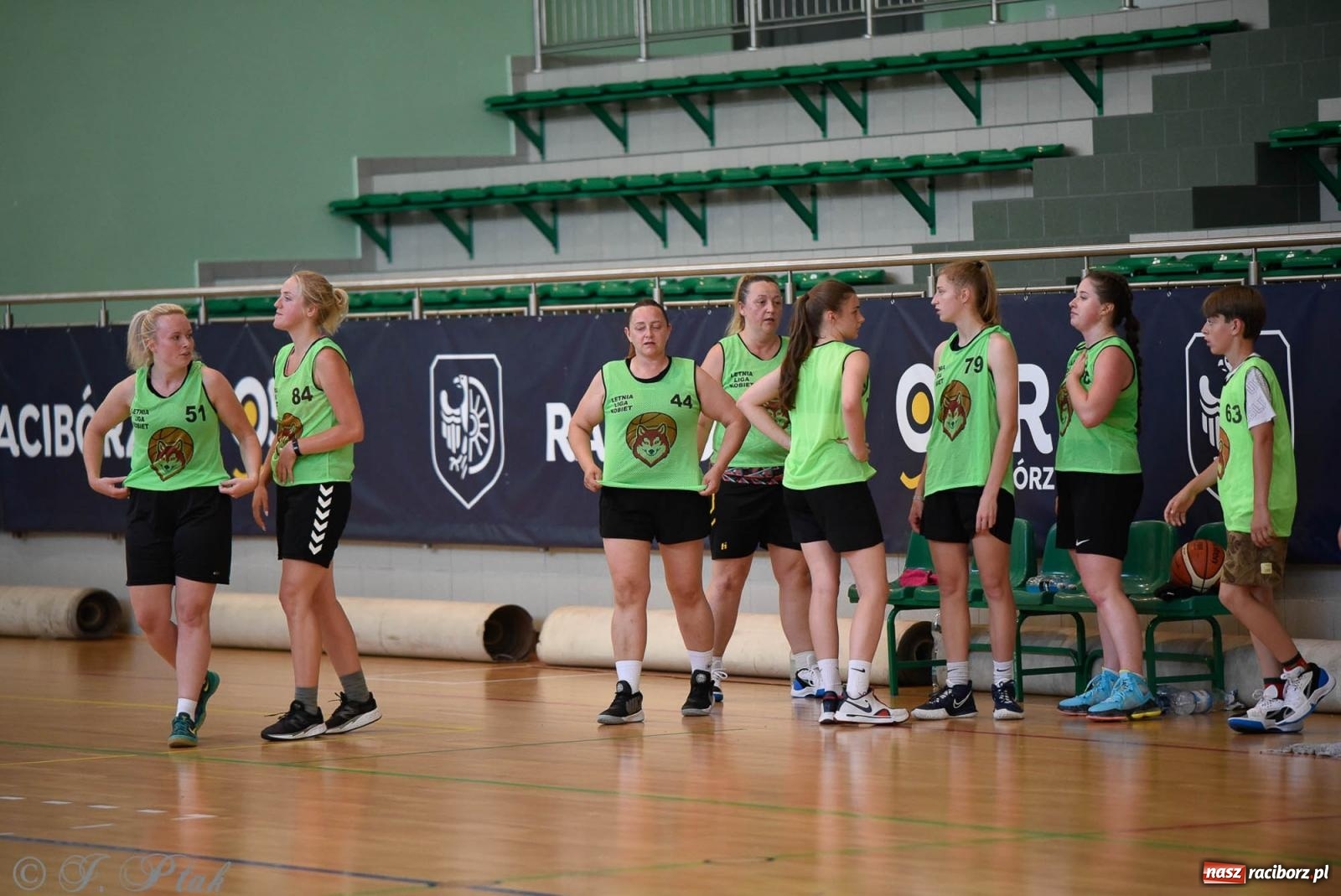 Zdjęcie w galerii na portalu naszraciborz.pl: Rywalizacja z miłości do dyscypliny. Liga Koszykówki Kobiet w Raciborzu [FOTO] wiadomości z regionu