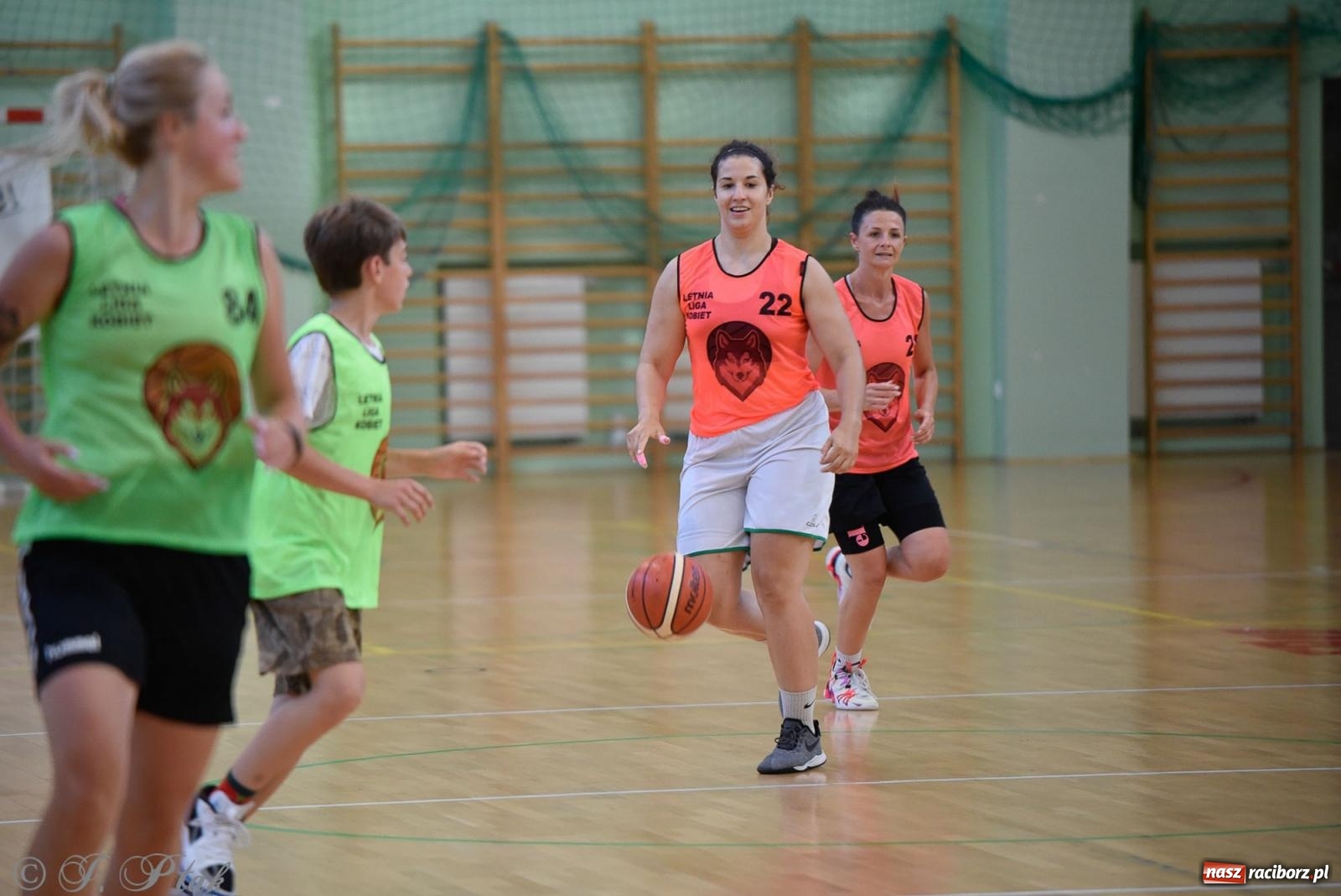 Zdjęcie w galerii na portalu naszraciborz.pl: Rywalizacja z miłości do dyscypliny. Liga Koszykówki Kobiet w Raciborzu [FOTO] wiadomości z regionu