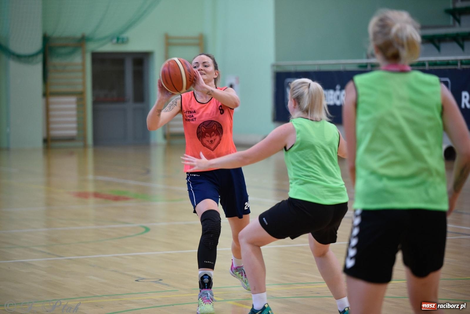 Zdjęcie w galerii na portalu naszraciborz.pl: Rywalizacja z miłości do dyscypliny. Liga Koszykówki Kobiet w Raciborzu [FOTO] wiadomości z regionu