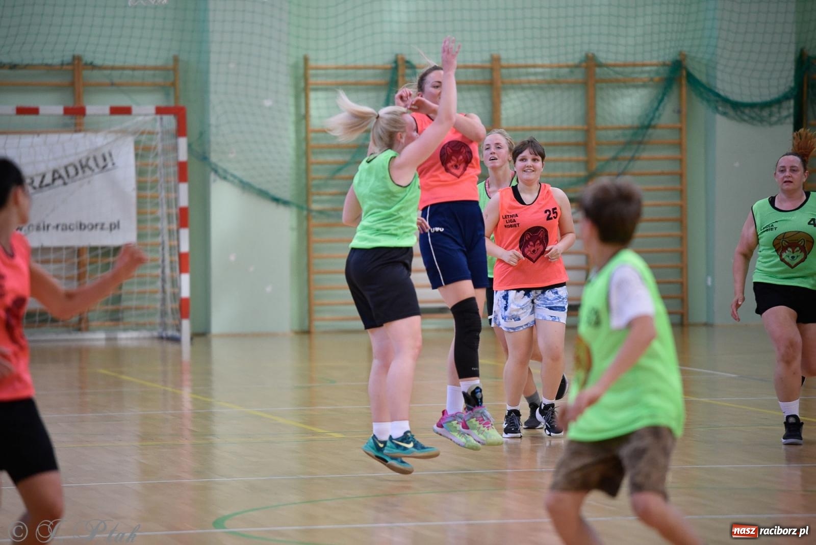 Zdjęcie w galerii na portalu naszraciborz.pl: Rywalizacja z miłości do dyscypliny. Liga Koszykówki Kobiet w Raciborzu [FOTO] wiadomości z regionu