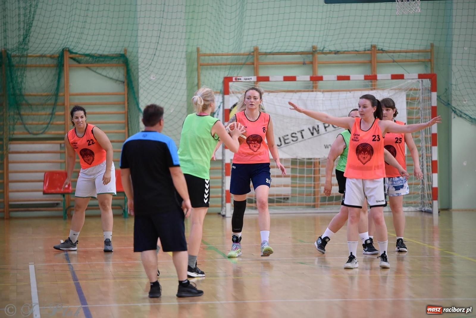 Zdjęcie w galerii na portalu naszraciborz.pl: Rywalizacja z miłości do dyscypliny. Liga Koszykówki Kobiet w Raciborzu [FOTO] wiadomości z regionu