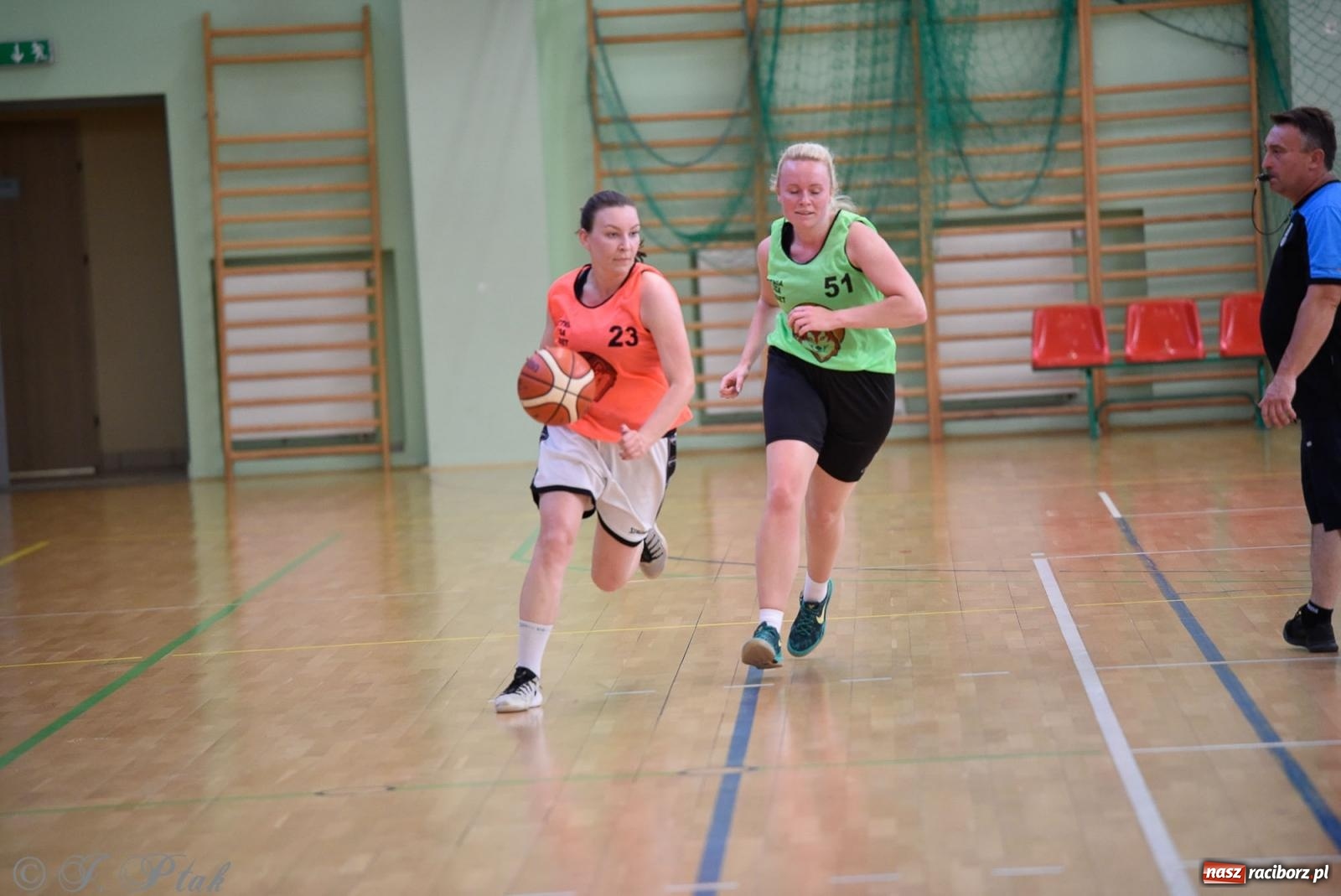 Zdjęcie w galerii na portalu naszraciborz.pl: Rywalizacja z miłości do dyscypliny. Liga Koszykówki Kobiet w Raciborzu [FOTO] wiadomości z regionu