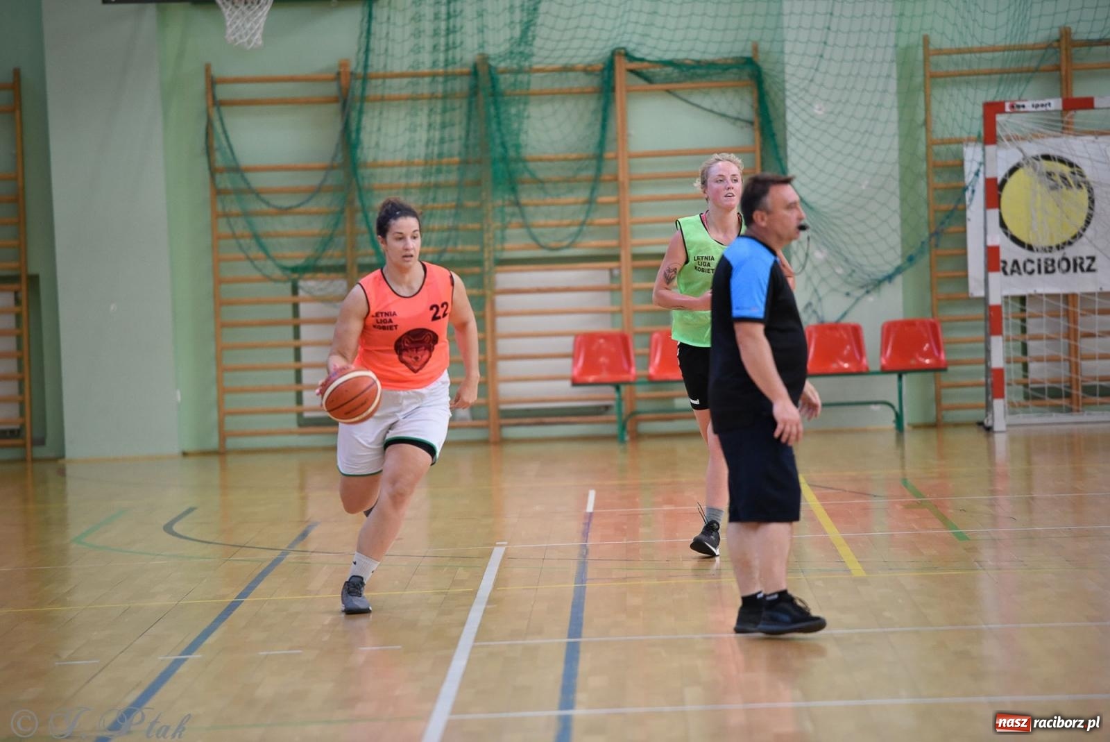 Zdjęcie w galerii na portalu naszraciborz.pl: Rywalizacja z miłości do dyscypliny. Liga Koszykówki Kobiet w Raciborzu [FOTO] wiadomości z regionu