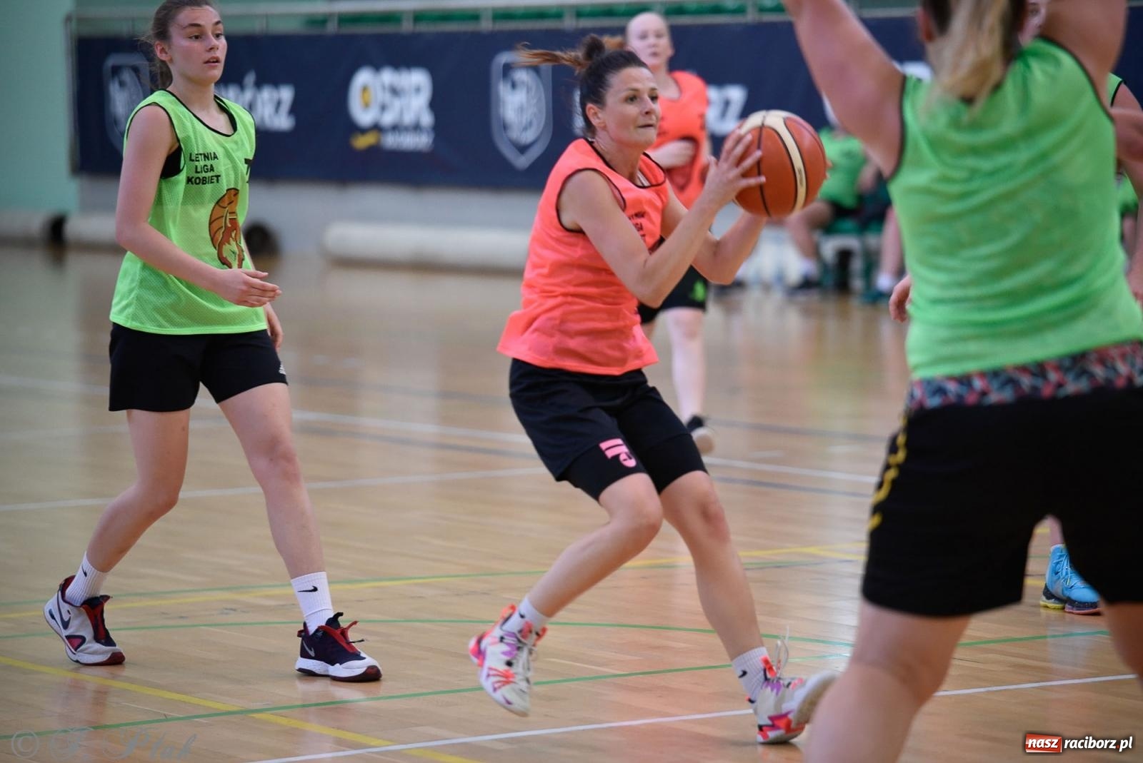 Zdjęcie w galerii na portalu naszraciborz.pl: Rywalizacja z miłości do dyscypliny. Liga Koszykówki Kobiet w Raciborzu [FOTO] wiadomości z regionu