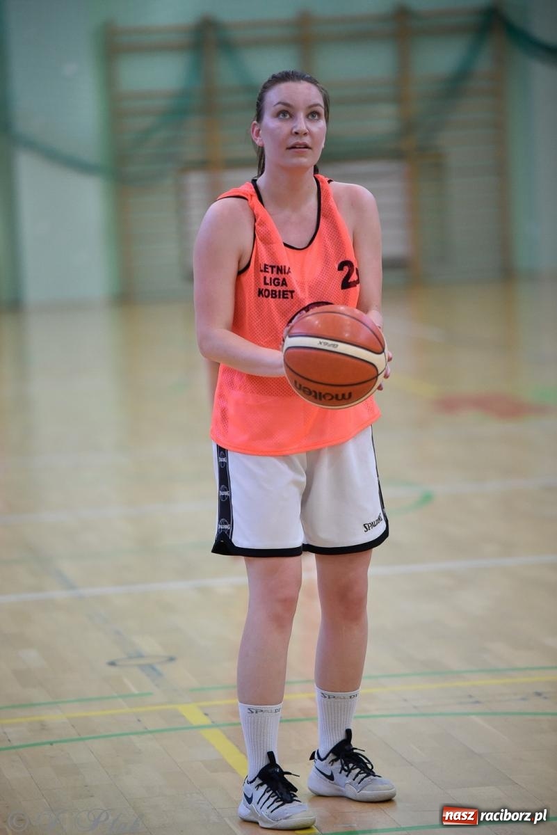 Zdjęcie w galerii na portalu naszraciborz.pl: Rywalizacja z miłości do dyscypliny. Liga Koszykówki Kobiet w Raciborzu [FOTO] wiadomości z regionu