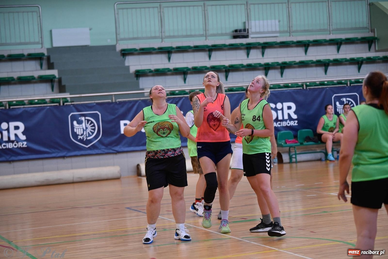 Zdjęcie w galerii na portalu naszraciborz.pl: Rywalizacja z miłości do dyscypliny. Liga Koszykówki Kobiet w Raciborzu [FOTO] wiadomości z regionu