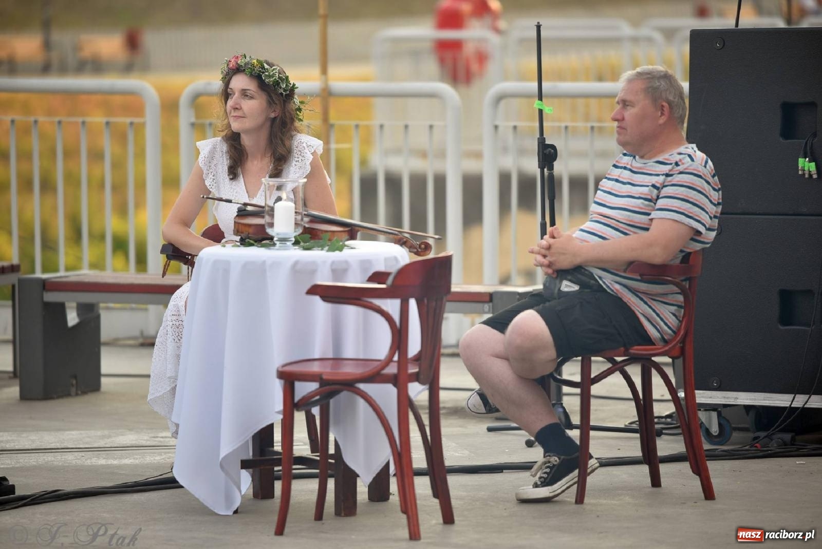 Zdjęcie w galerii na portalu naszraciborz.pl: Raciborska Noc Kupały - długi korowód nad Odrą [FOTO i WIDEO] wiadomości z regionu