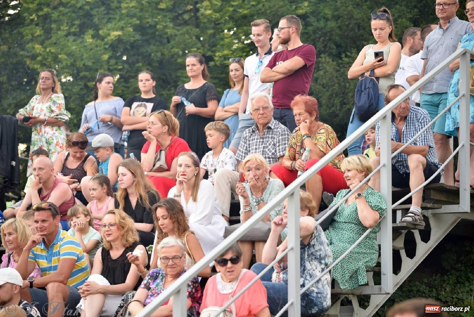 Zdjęcie w galerii na portalu naszraciborz.pl: Raciborska Noc Kupały - długi korowód nad Odrą [FOTO i WIDEO] wiadomości z regionu