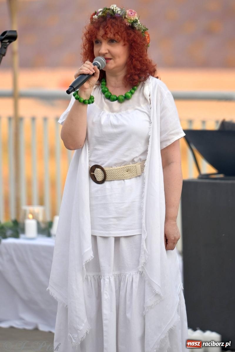 Zdjęcie w galerii na portalu naszraciborz.pl: Raciborska Noc Kupały - długi korowód nad Odrą [FOTO i WIDEO] wiadomości z regionu