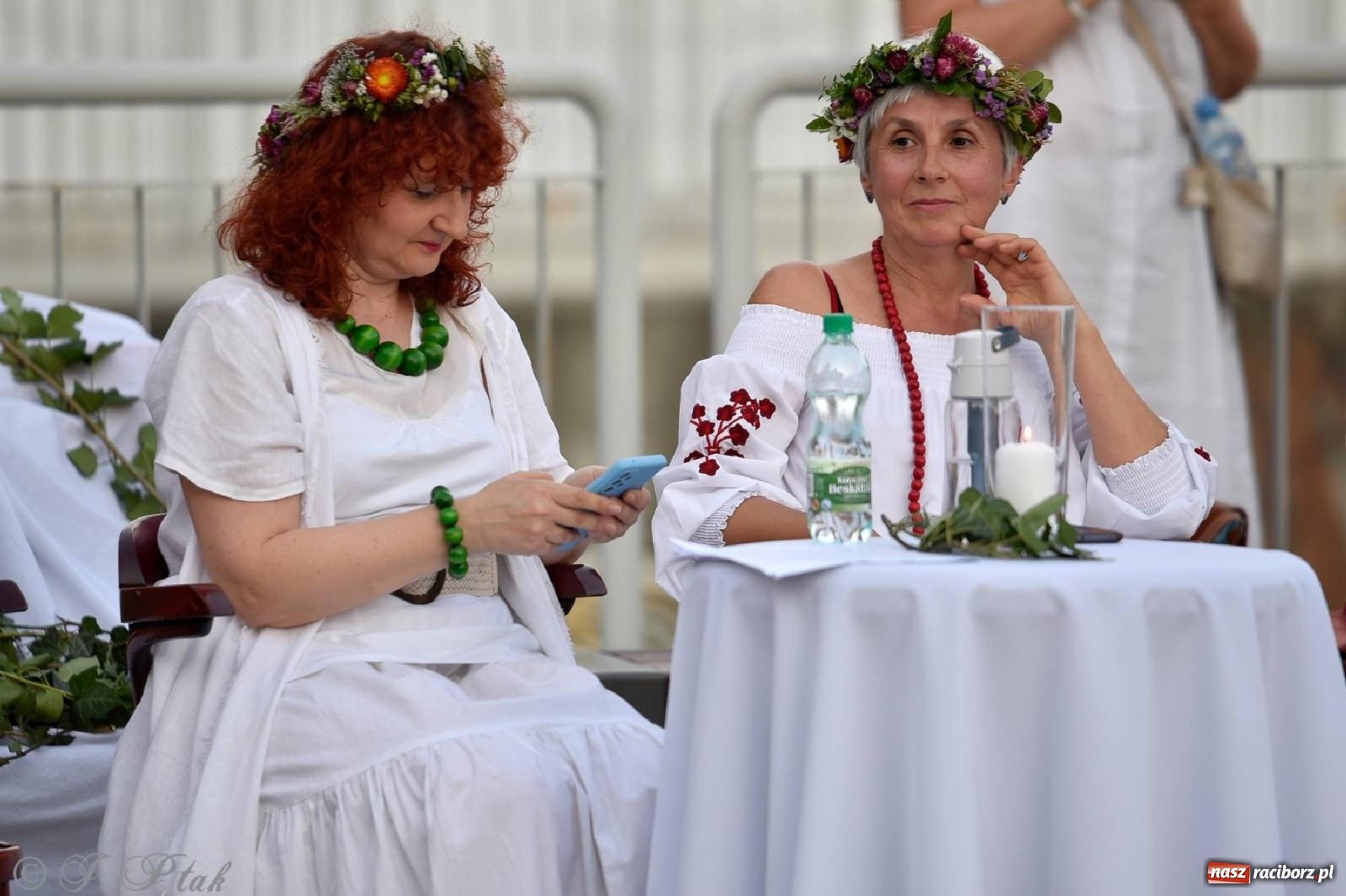 Zdjęcie w galerii na portalu naszraciborz.pl: Raciborska Noc Kupały - długi korowód nad Odrą [FOTO i WIDEO] wiadomości z regionu